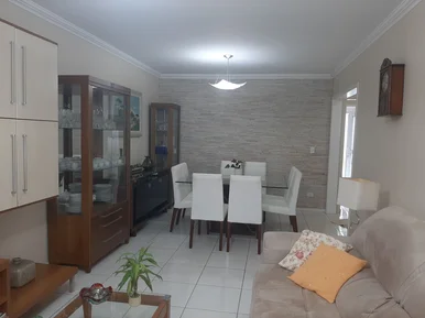 Sobrado à Venda 3 Quartos 1 Suíte -   Uvaranas, Ponta Grossa