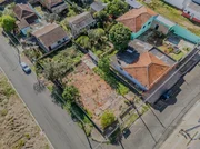 <strong>TERRENO DE ESQUINA à Venda, com 462m² (14m de frente para a </strong>