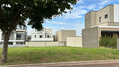 <strong>Terreno à venda, Jardim Carvalho, Ponta Grossa, PR</strong>