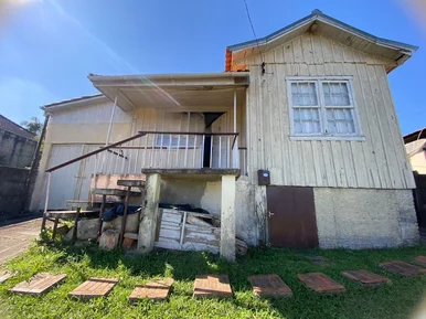 <strong>Terreno com Residência em Uvaranas - Ponta Grossa, PR</strong>