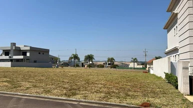<strong>Terreno à venda, Jardim Carvalho, Ponta Grossa, PR</strong>