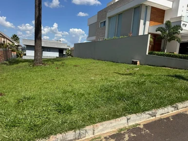 <strong>Terreno à venda, Cond. La Defense, Ponta Grossa, PR</strong>