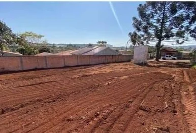<strong>? Terreno medindo 490 m², em rua asfaltada, à Venda em Uvara</strong>