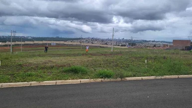 Terreno à Venda No Condomínio Girassol