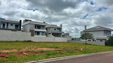 <strong>Terreno no Condomínio Alphaville à venda, Jardim Carvalho, P</strong>