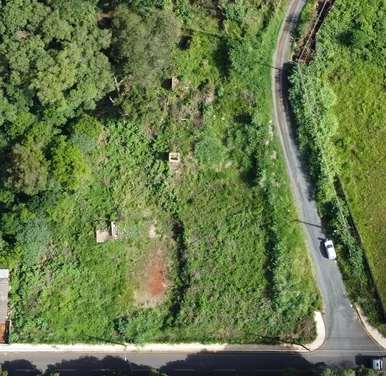 <strong>TERRENO DE ESQUINA À VENDA ? LOCALIZAÇÃO ESTRATÉGICA EM OFIC</strong>