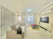 <strong>Casa semimobiliada à venda, com 04 quartos, 03 banheiros, ap</strong>