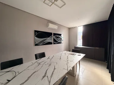 Sala Comercial Para Venda Ou Locação No Edifício Monet | Bairro Estrela