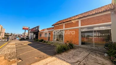 Comercial Extratégico Na Avenida Ernesto Vilela