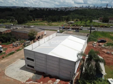Barracão Com Amplo Pátio Para Locação às Margens Da Br-376