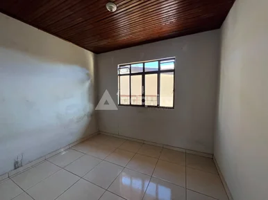 Casa Ampla No Bairro Neves