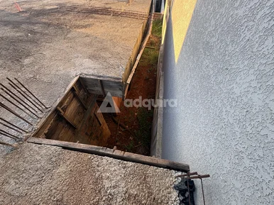 Terreno Com Inicio De Construção