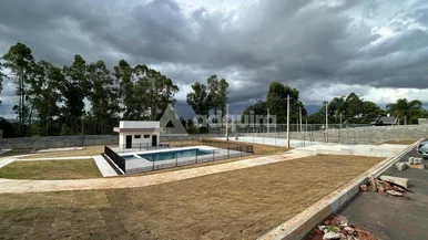 Terreno De Esquina Em Condomínio Fechado Medindo 260m2