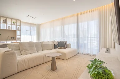 Apartamento Assinado De 192m² No Edifício Unique: 3 Suítes E Mobiliado