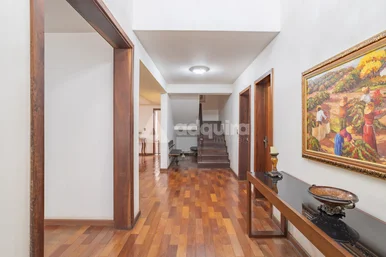 Residemcia No Jardim Carvalho Com Amplo Terreno E Piscina