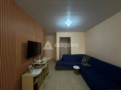 Casa Com Amplo Terreno De 360 M² à Venda Em Uvaranas