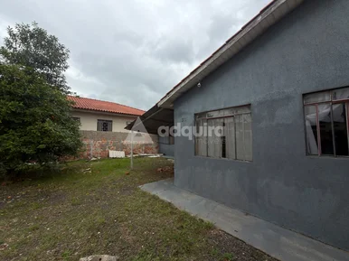 Casa Com Amplo Terreno De 360 M² à Venda Em Uvaranas