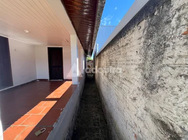 Casa Em Otima Localização No Nova Rússia