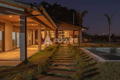 Vista Panorâmica E Porteira Fechada: 234m² De Alto Padrão Em Condomínio Fechado