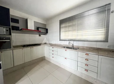 Casa Com Piscina E 4 Quartos Para Alugar Em Oficinas