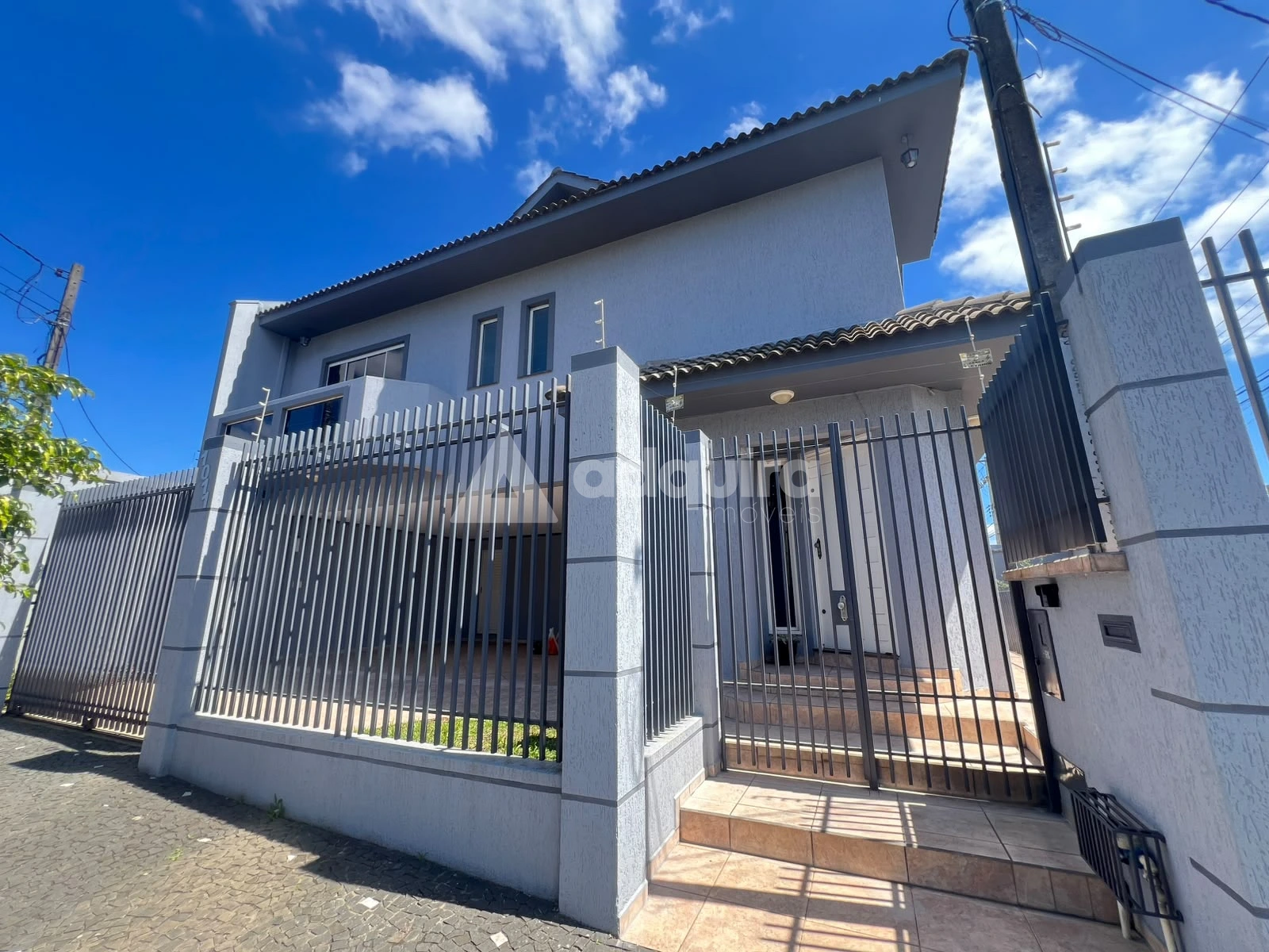 Triplex Semimobiliado No Bairro órfãs