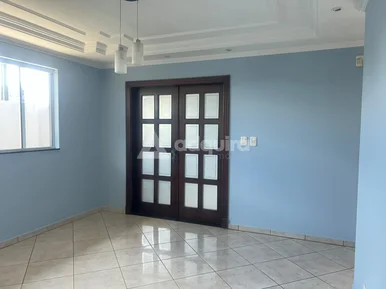 Triplex Semimobiliado No Bairro órfãs