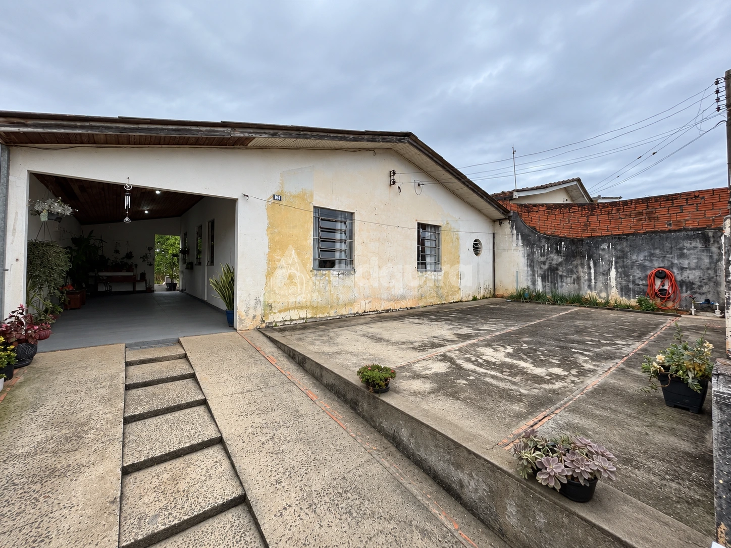 Casa Térrea | 100m² útil, 275m² De Terreno | Conjunto Habitacional Santa Maria