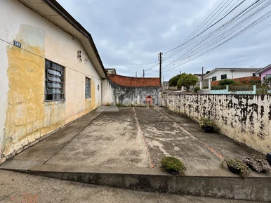 Casa Térrea | 100m² útil, 275m² De Terreno | Conjunto Habitacional Santa Maria