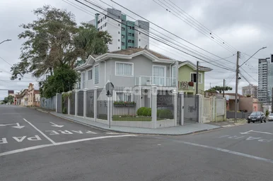 Sobrado De Esquina | órfãs | Próximo Ao Marista