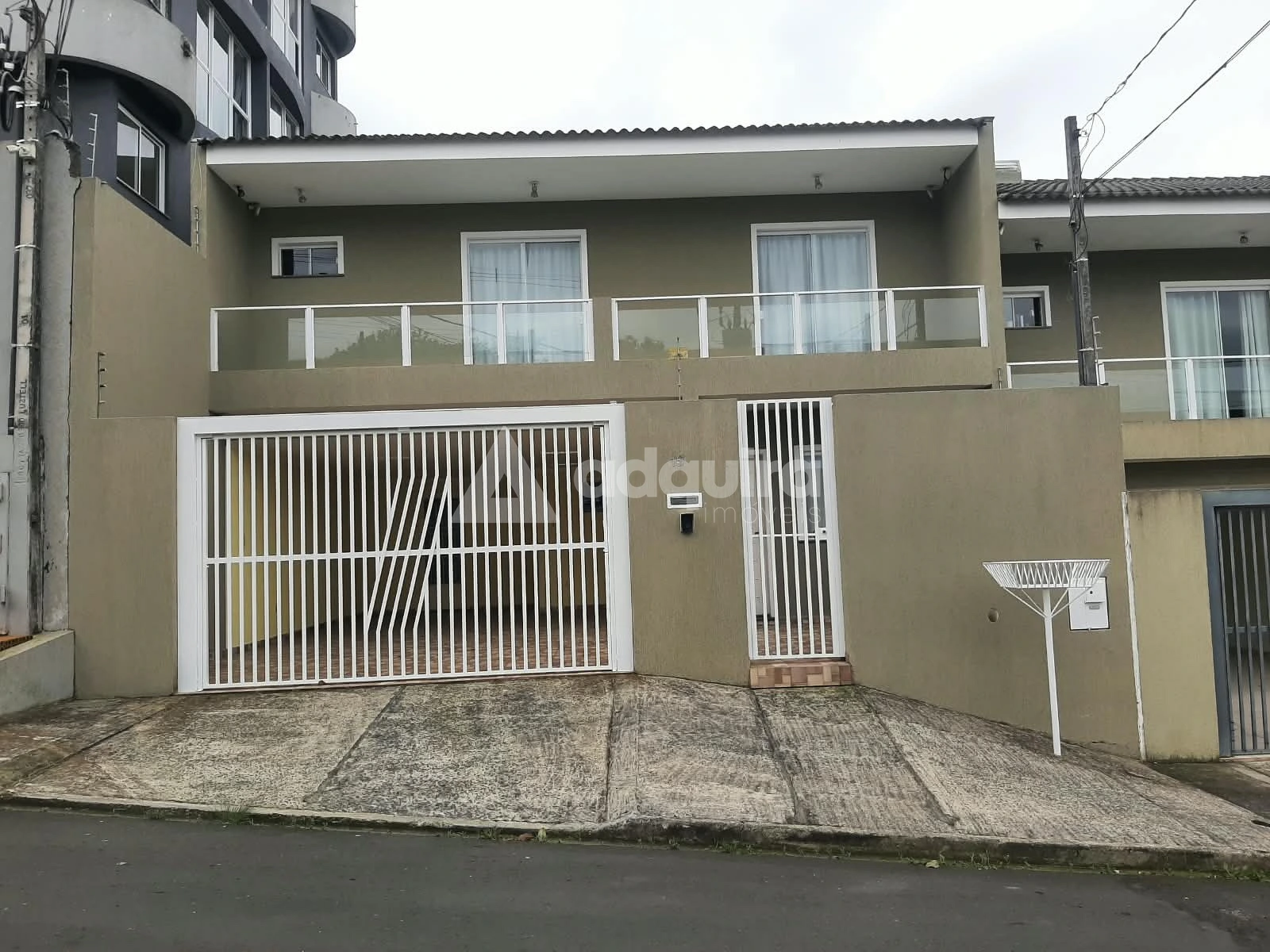 Sobrado 3 Quartos, 1 Suíte - Jd Carvalho