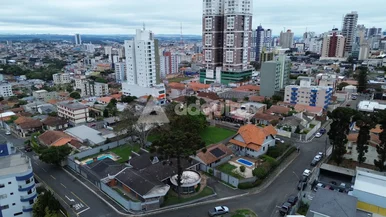 Terreno à Venda - 1.360 M² | Bairro órfãs