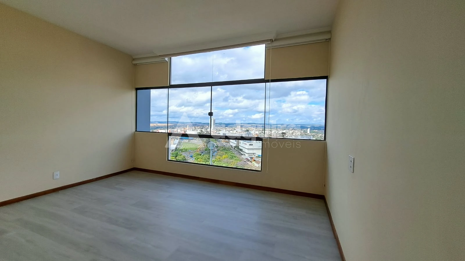 Apartamento Mobiliado à Venda No Centro De Ponta Grossa