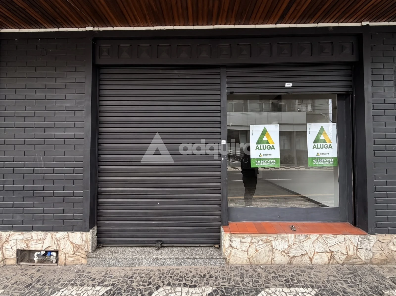 Sala Comercial Térrea No Centro De Ponta Grossa, Em Frente Ao Sicredi