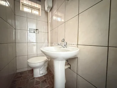 Sala Comercial Térrea No Centro De Ponta Grossa, Em Frente Ao Sicredi