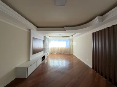 Apartamento No Edifício Paula Xavier - Centro