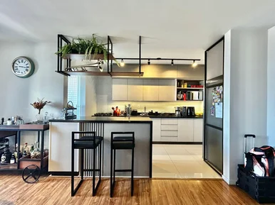 Apartamento Semimobiliado à Venda - Face Norte, Vista Livre, 03 Quartos, 01 Suít