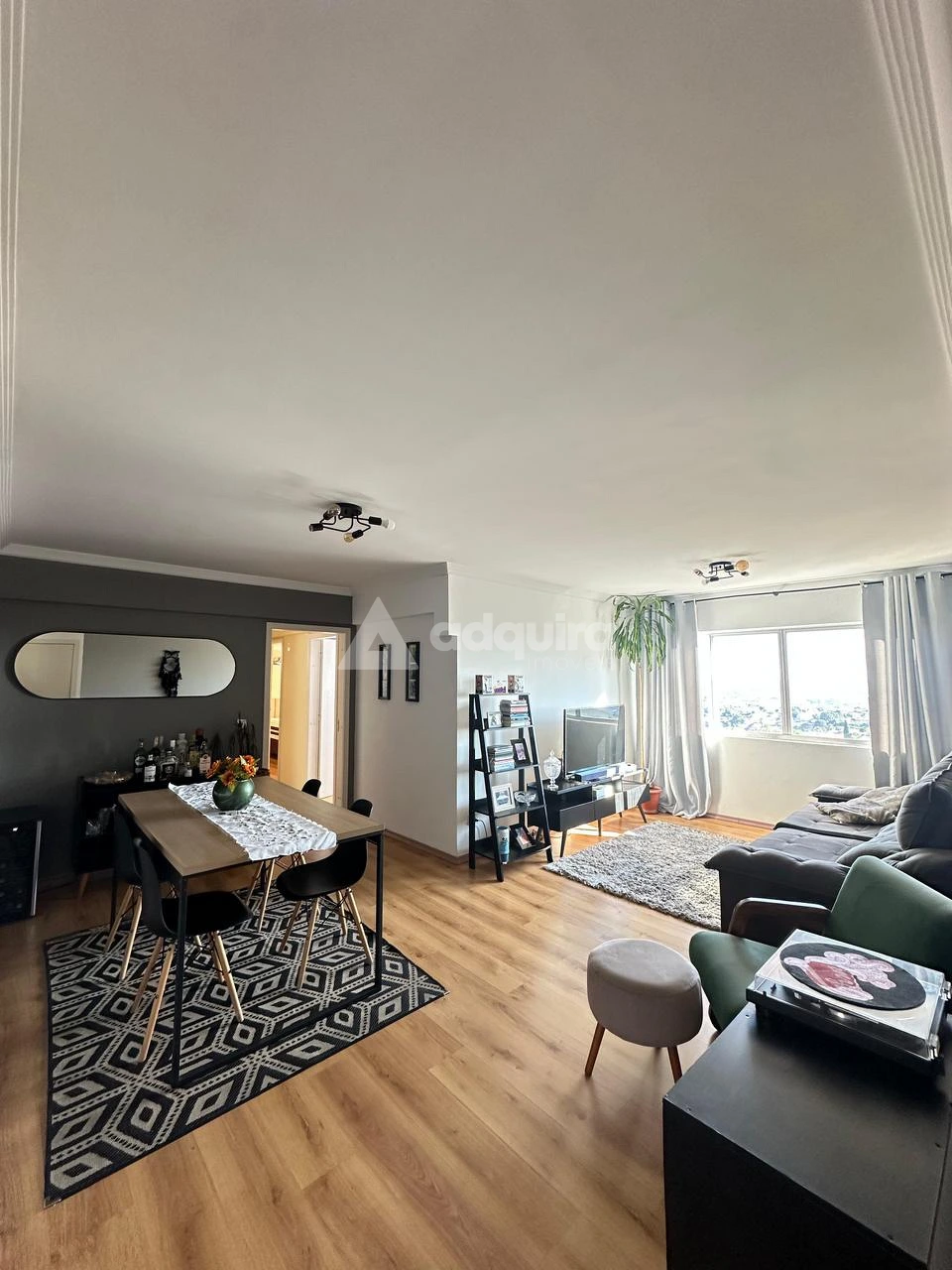Apartamento à Venda Amplo, Mobiliado E Pronto Para Morar!