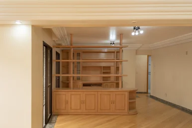 Apartamento à Venda 4 Quartos, 1 Suite, 2 Vagas, 234m², Centro