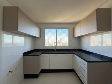 Apartamento Para Locação - 3 Quartos, 1 Suite, 3 Vagas, 294.87m², Centro, Ponta