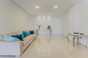 <strong>Apartamento à venda 3 Quartos, 3 Suites, 2 Vagas, 297M², Est</strong>