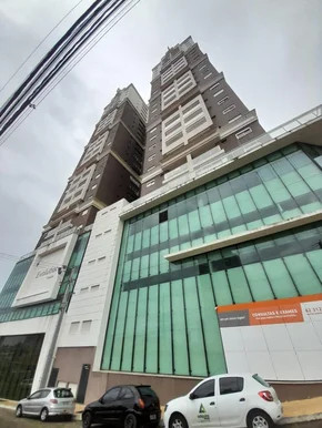 <strong>Cobertura à venda, no Edifício Evolution Towers, contendo 4 </strong>
