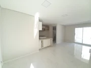<strong>Ótimo apartamento, 89,71 m² de garden, novo, semimobiliado, </strong>
