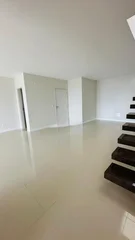 <strong>Cobertura Duplex Semimobiliada, para Locação e Venda, 3 suít</strong>