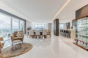 <strong>Apartamento à venda no Edifício Cote d'Azur, com 04 súites, </strong>