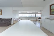 <strong>Apartamento amplo com vista para a Praça Barão do Rio Branco</strong>