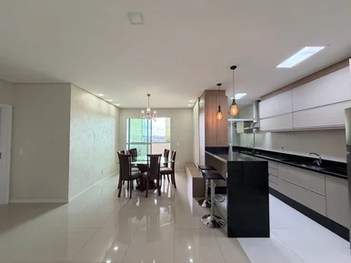 Apartamento Semimobiliado Com Suíte E Churrasqueira No Centro ? Conforto E Local