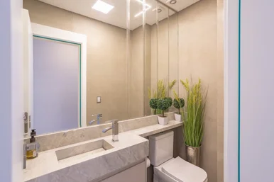 Apartamento à Venda, Andar Alto, Face Norte, Semi Mobiliado, Ed. Brickell