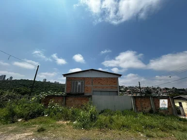 Galpão / Barracão Para Venda, Com 188,46m² De área útil E 495m² De Terreno