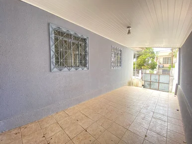Casa Para Venda Com 2 Quartos, 1 Vaga, Centro