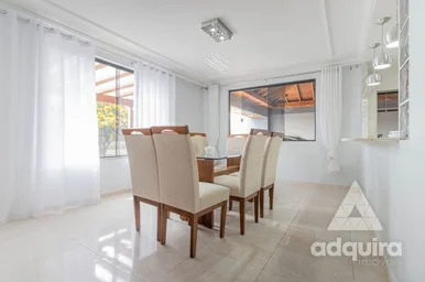 Casa à Venda 3 Quartos, 1 Suite, 4 Vagas, 400m², Oficinas